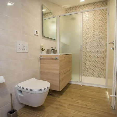 شقة Two Bedroom Milohanic Iii بوريتش