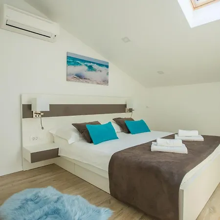 Two Bedroom Milohanic Iii * بوريتش