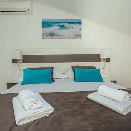 Two Bedroom Milohanic Iii *